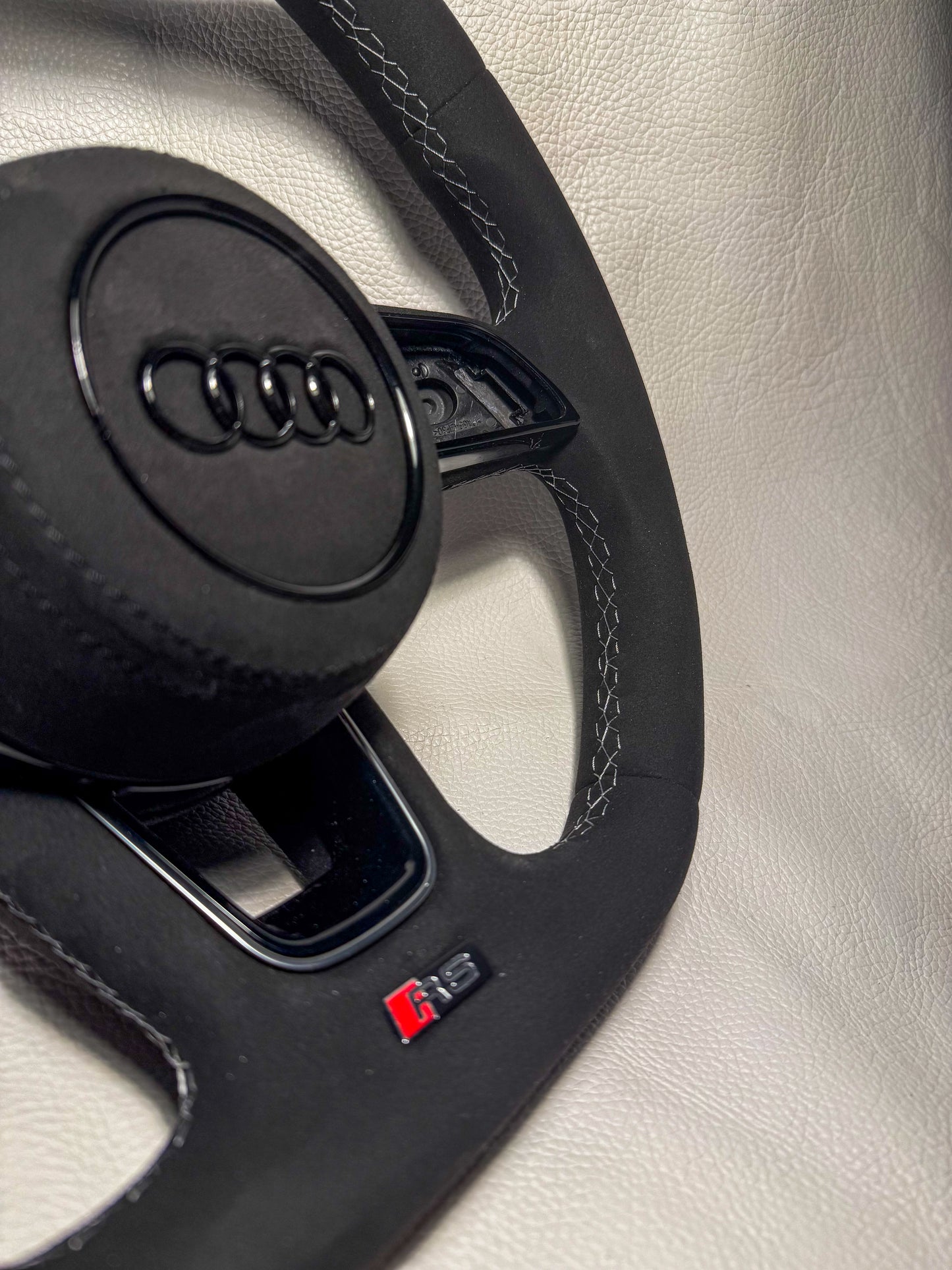 Volante originale Audi in alcantara