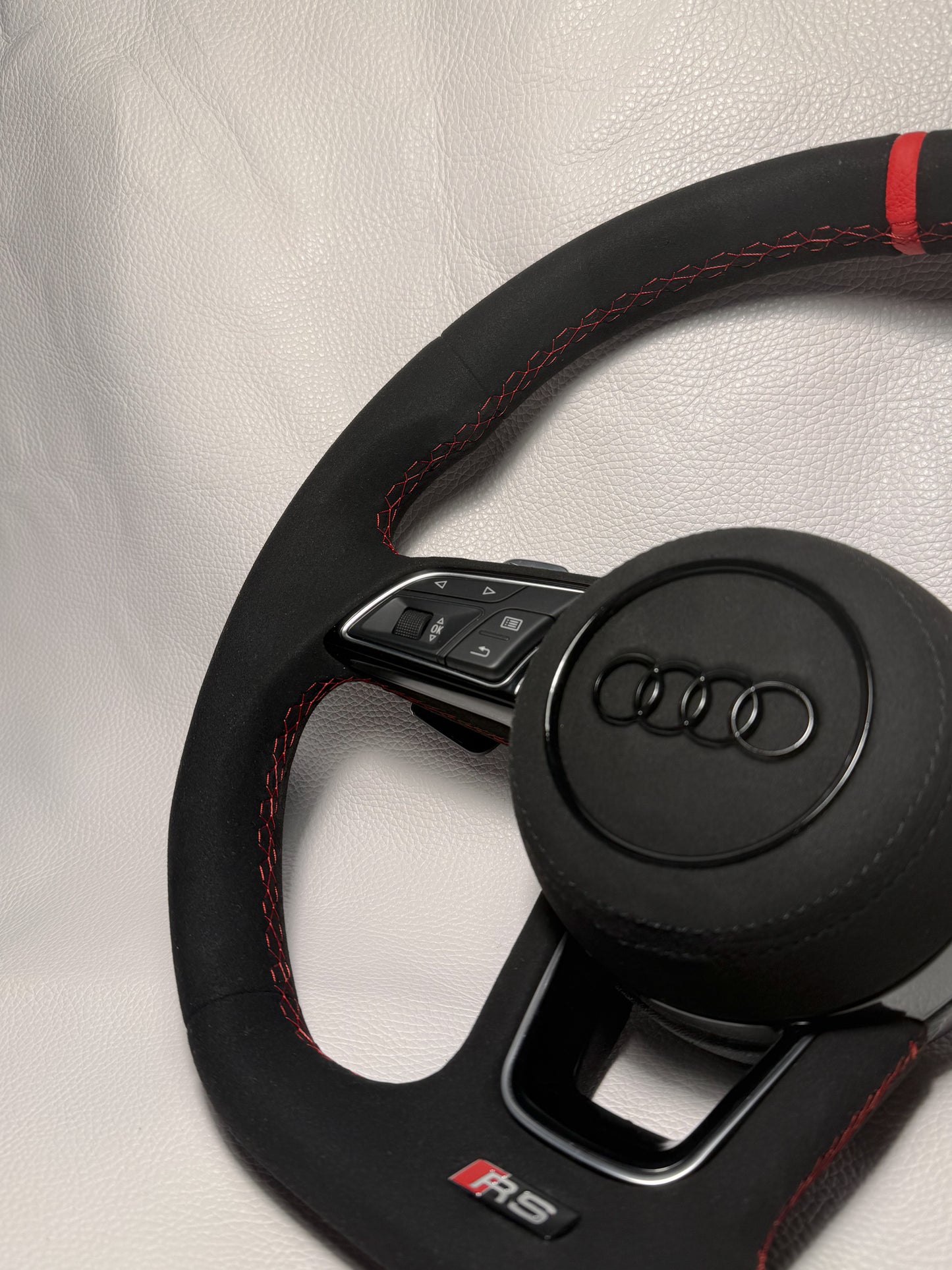 Volante originale Audi in alcantara