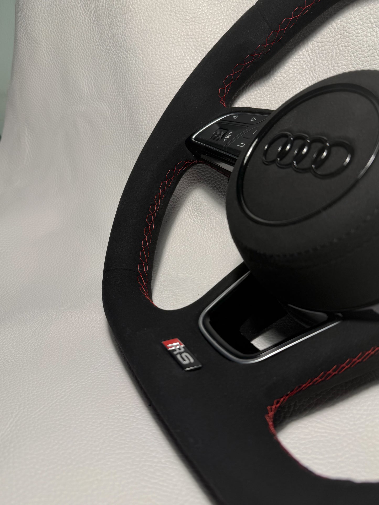 Volante originale Audi in alcantara